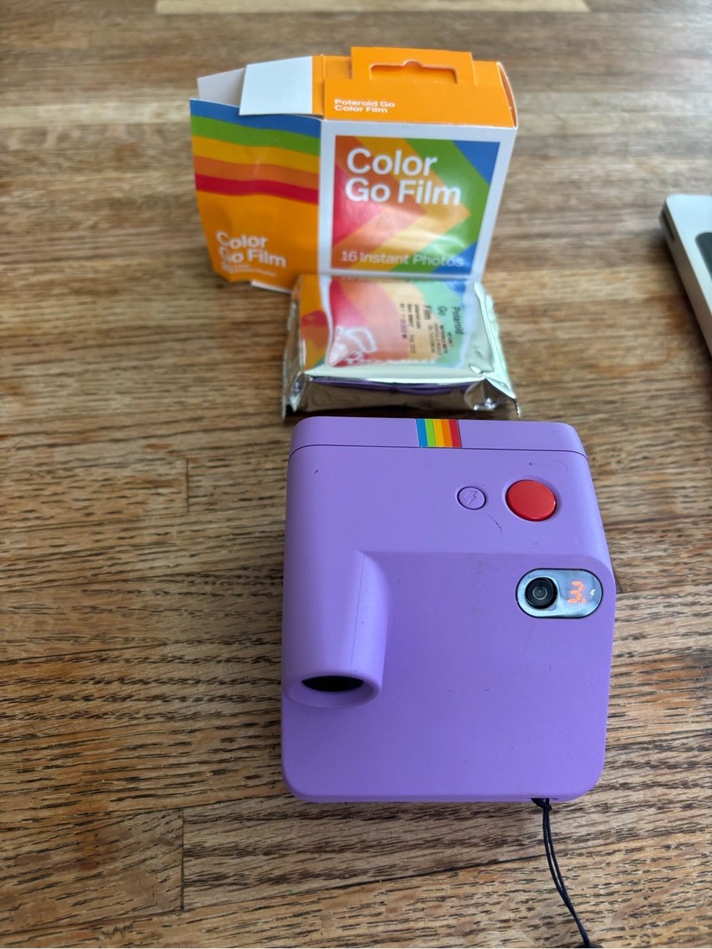 Polaroid Go Instant Camera Generation 2 in Purple - Picture 2 of 6